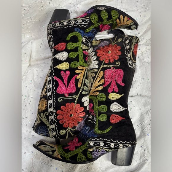 Zeyzani Suzani Embroidered Vibrant Boots Marked Size EU 42 -US 10-10.5) - Picture 2 of 9